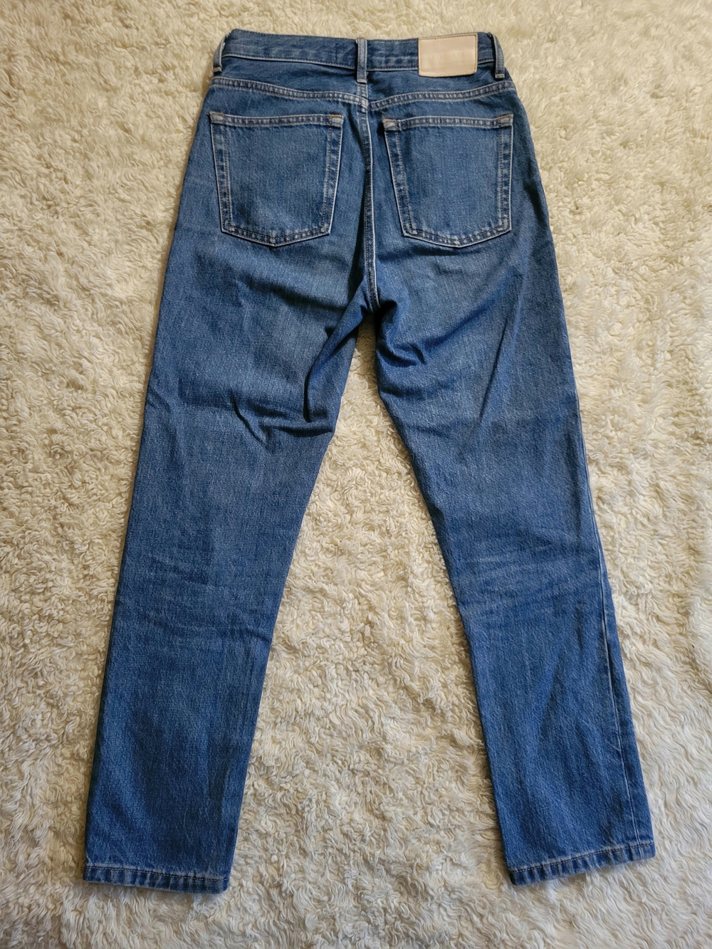 Everlane The Cheeky Jeans in Medium Blue Wash | 23 Crop | Inseam 25" Like New - Picture 3 of 15